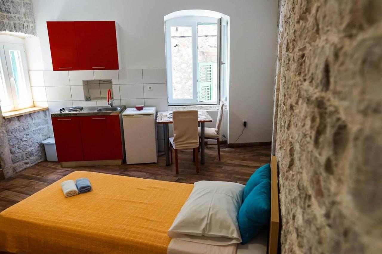 Studio Apartment In The Old City Of Sibenik Bagian luar foto